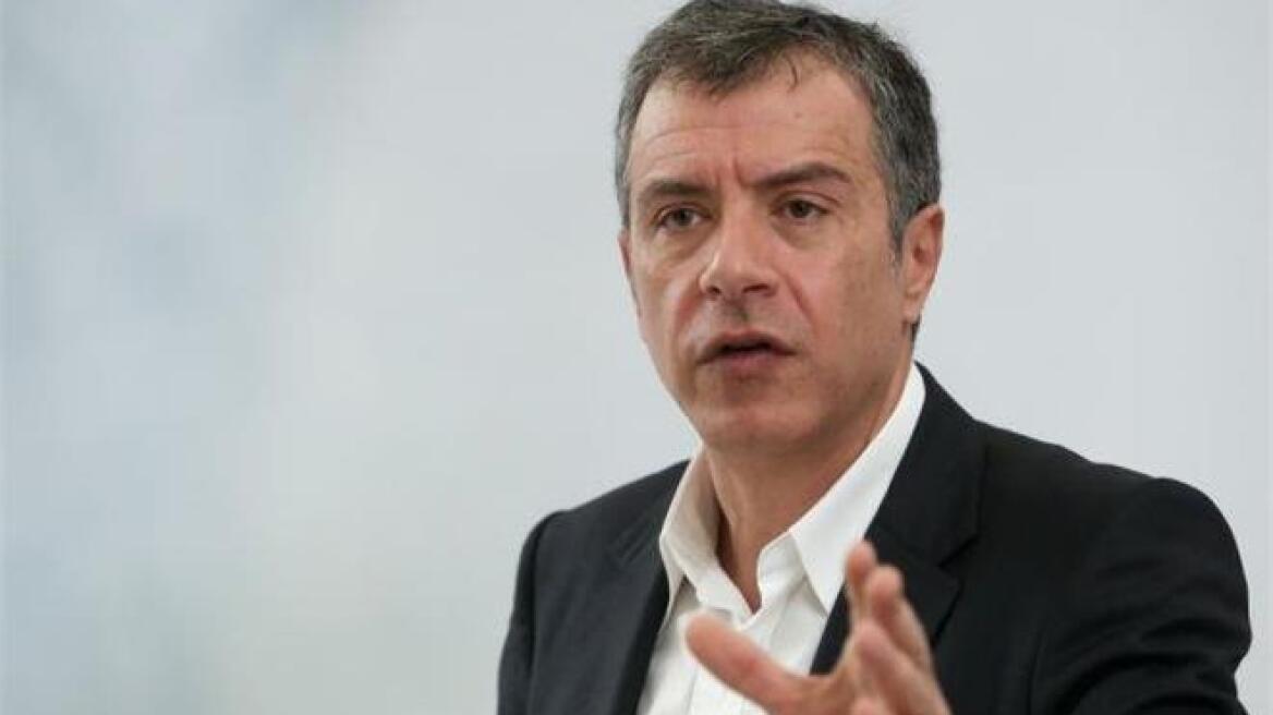 Θεοδωράκης: Η λύση για τα κανάλια πρέπει να είναι πολιτική και όχι δικαστική