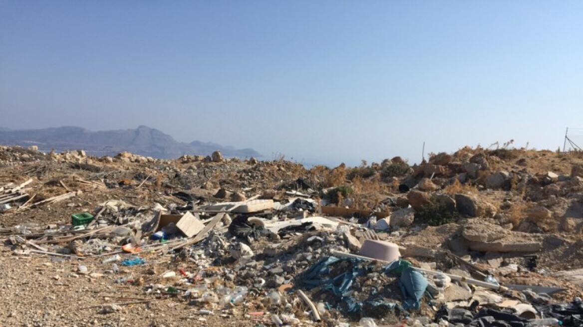 Δικάζονται δύο αιρετοί για μετατροπή αρχαιολογικού χώρου σε χωματερή στη Λίνδο