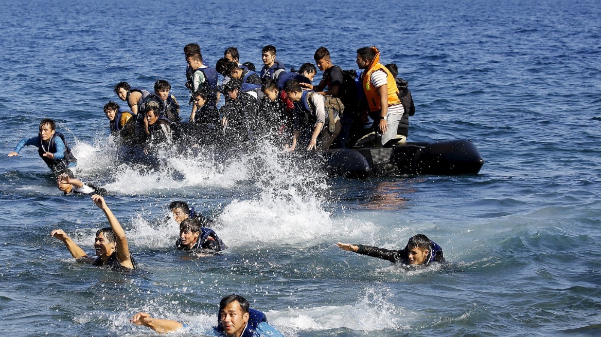 Πάνω από 3.900 πρόσφυγες και μετανάστες έχασαν τη ζωή τους μόνο στη Μεσόγειο το 2016