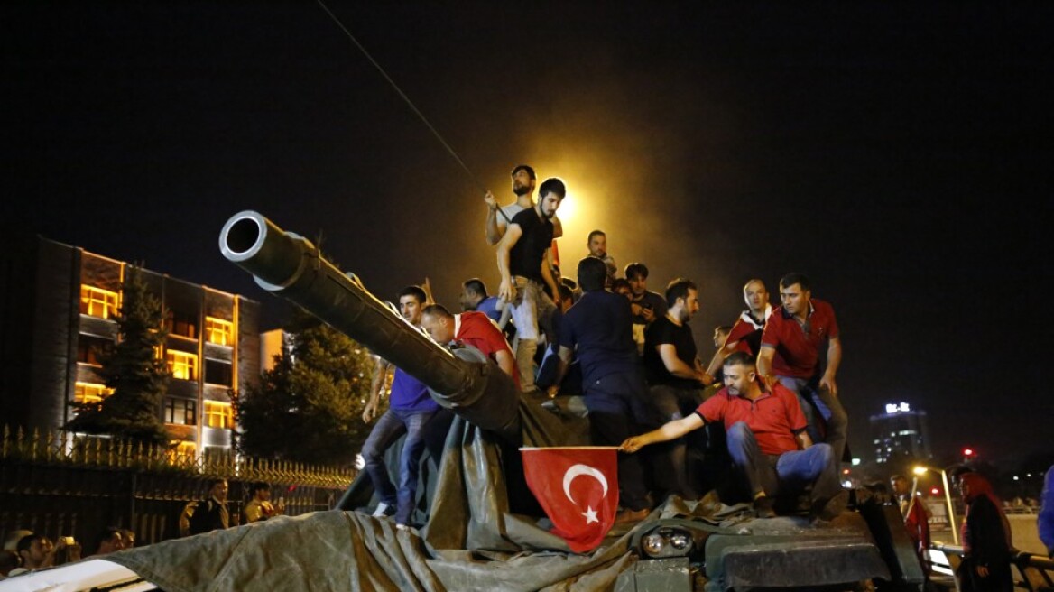 Ερντογάν: Η εθνοσυνέλευση θα εγκρίνει την επαναφορά της θανατικής ποινής κι εγώ θα το επικυρώσω!