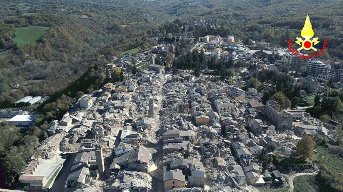 Η γη τρέμει στην Ιταλία: Ισοπεδώθηκαν πόλεις - Χιλιάδες οι άστεγοι