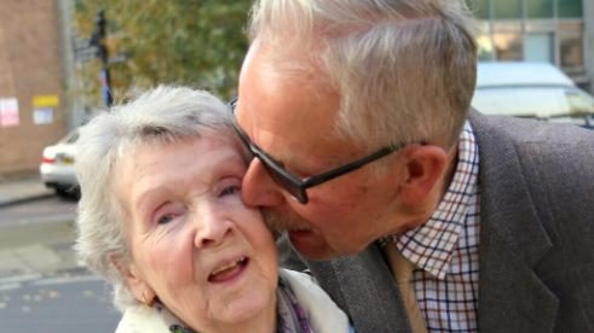 Βρετανία: 74χρονος τα ξαναβρήκε με την 84χρονη σύζυγό του που τον μαχαίρωσε... 13 φορές