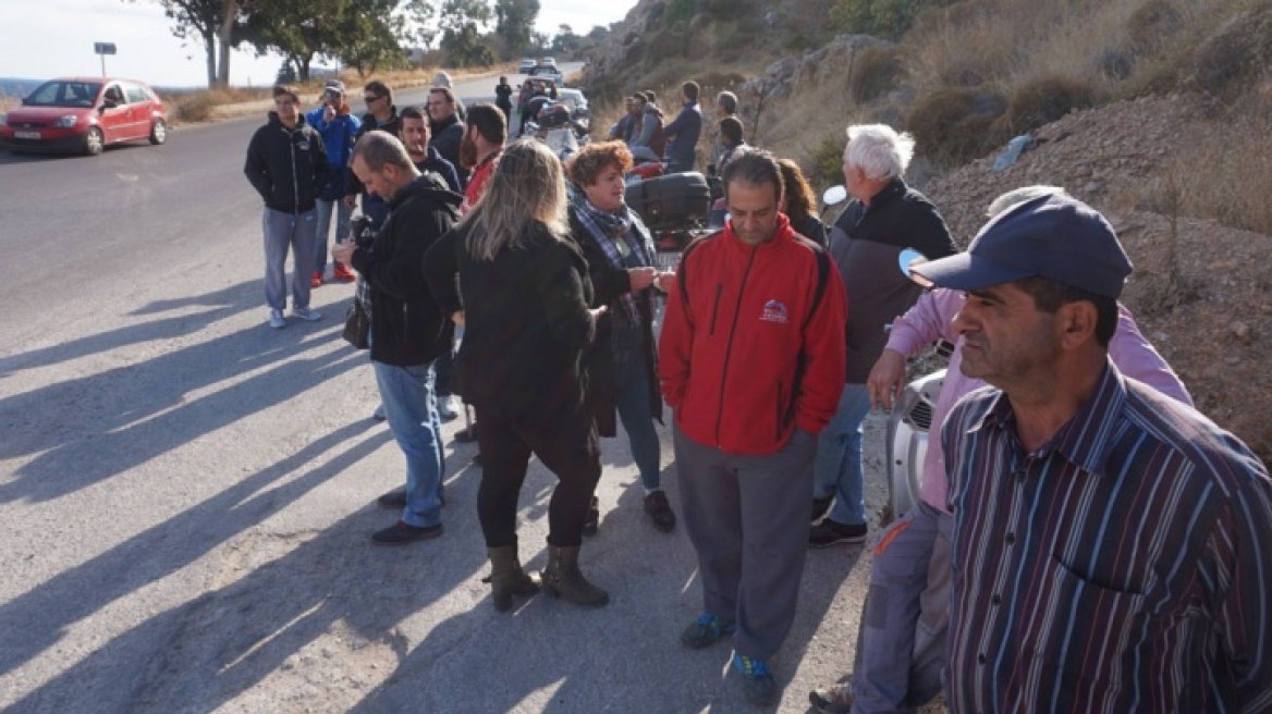Βίντεο: Πολίτες εμπόδισαν τις εργασίες στο προαναχωρησιακό κέντρο στη Χίο