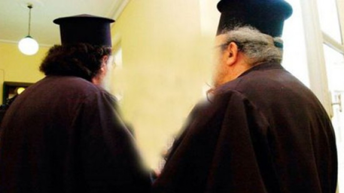 Στη φυλακή οι δύο ιερείς που υπεξαίρεσαν 930.000 ευρώ από το Δημόσιο