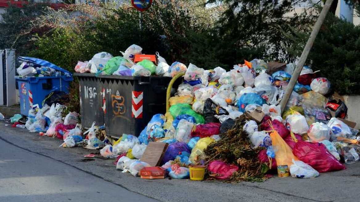 Ζάκυνθος: Δραματική η κατάσταση με τα σκουπίδια σε ολόκληρο το νησί