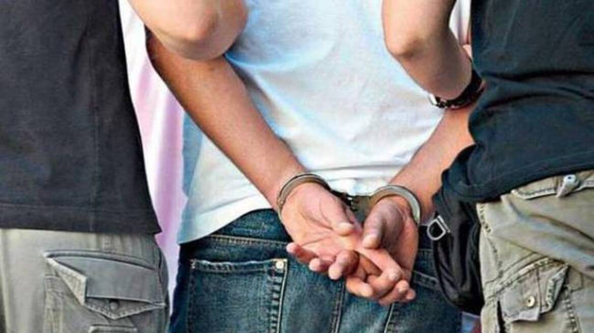 Ανήλικος χρήστης χασίς συνελήφθη στα Τρίκαλα