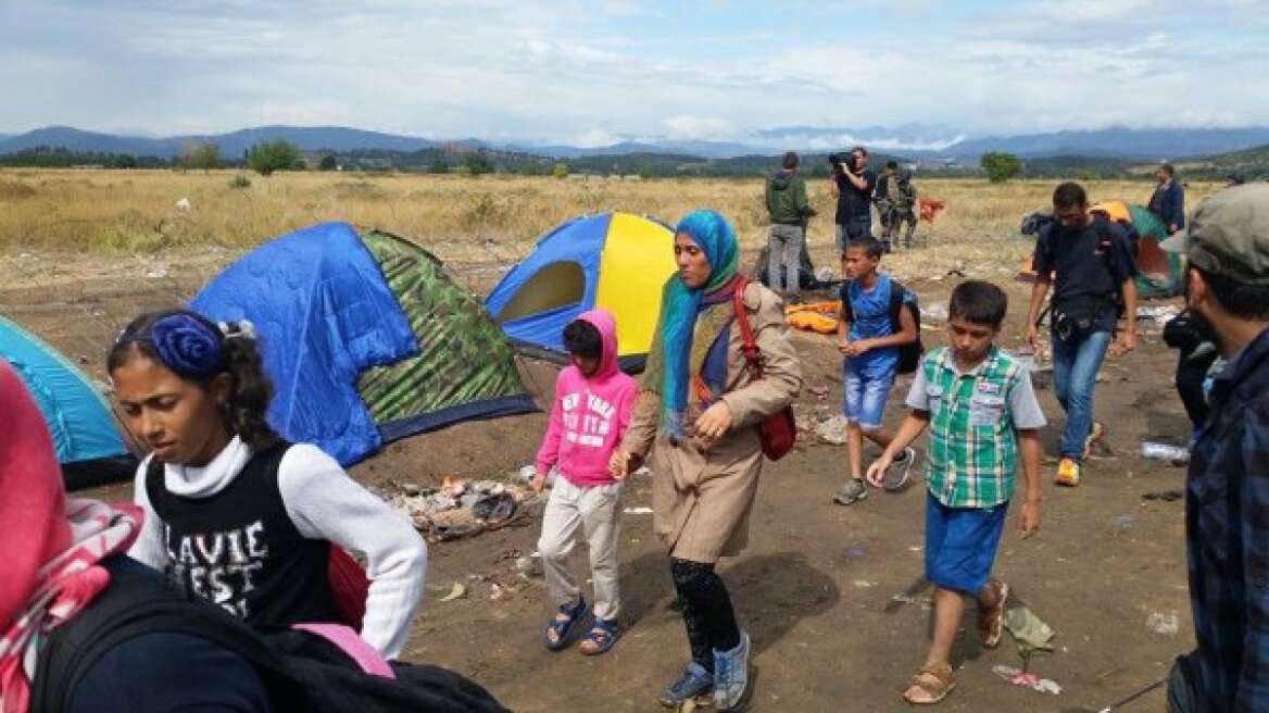 Αυστριακός βουλευτής ζήτησε να επιταχυνθεί η μετεγκατάσταση προσφύγων