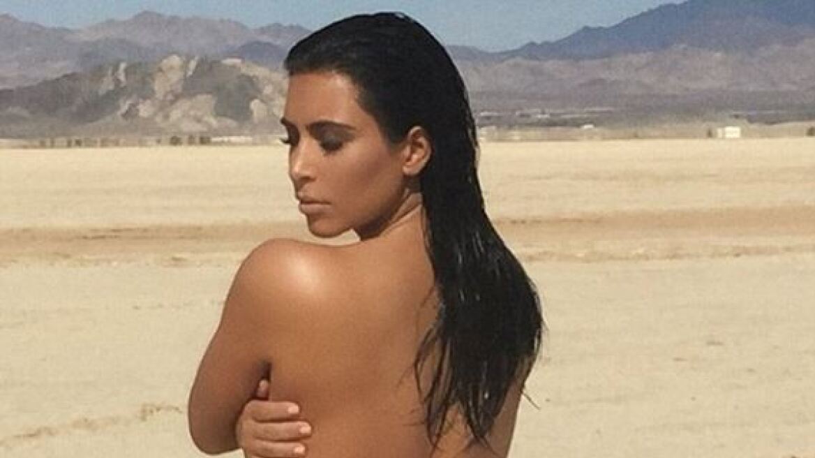 Οι άγνωστες ημίγυμνες φωτογραφίες της Kim Kardashian στην έρημο