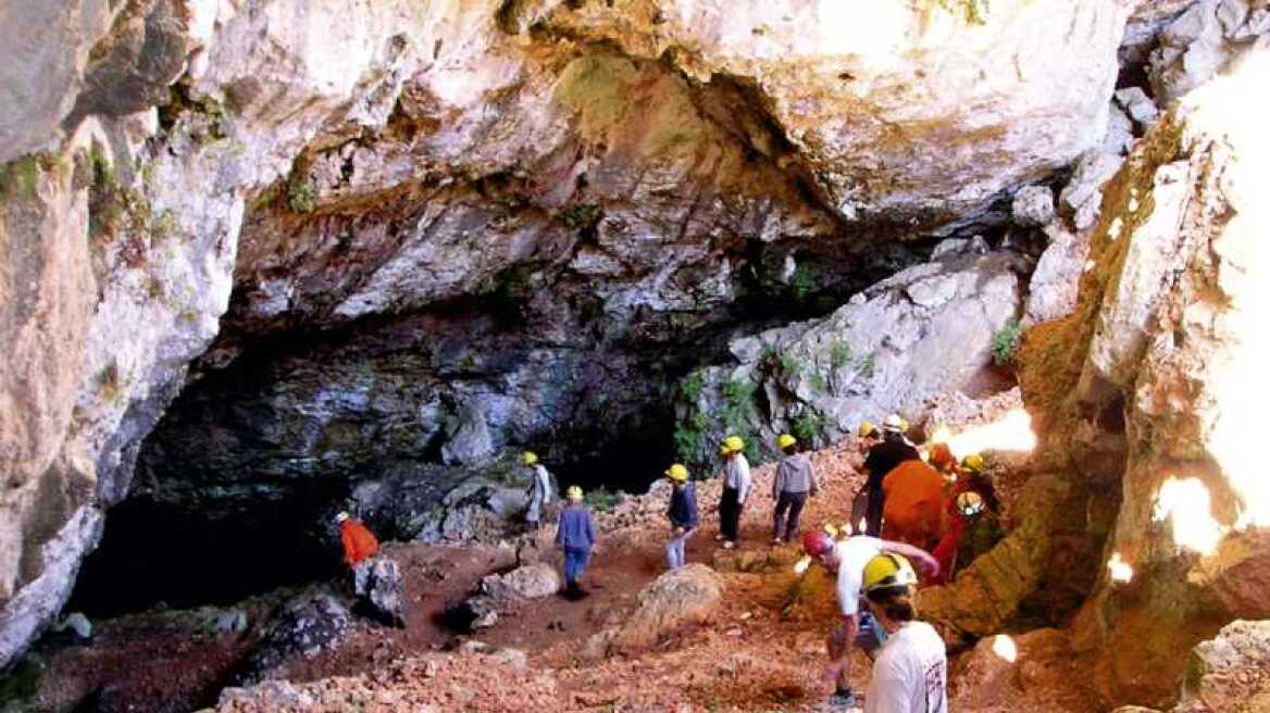 Κρήτη: Γερμανός τουρίστας υπέστη έμφραγμα μέσα σε σπήλαιο!