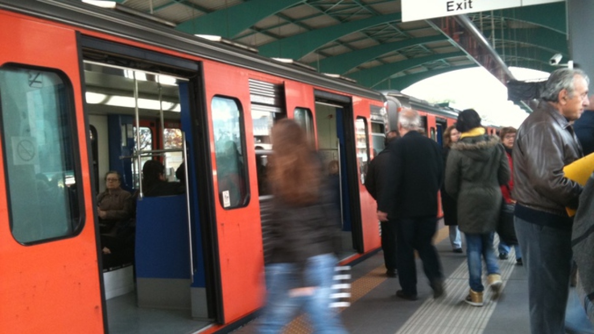 Νέα ταλαιπωρία από τη Δευτέρα για τους επιβάτες - Στάσεις εργασίας σε Μετρό, τραμ και ηλεκτρικό 