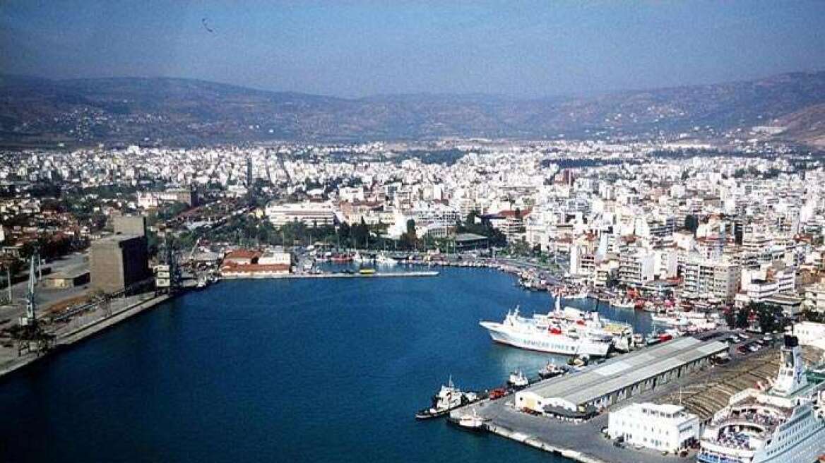 Απίστευτο, κι όμως... ελληνικό: Περισσότεροι οι σύμβουλοι από τους εργαζόμενους στα περιφερειακά λιμάνια!