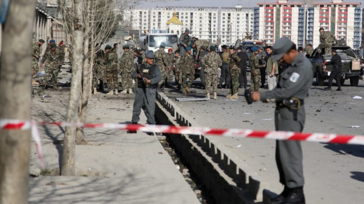 Καμπούλ: 27 νεκροί από επίθεση αυτοκτονίας σε κατάμεστο σιιτικό τέμενος
