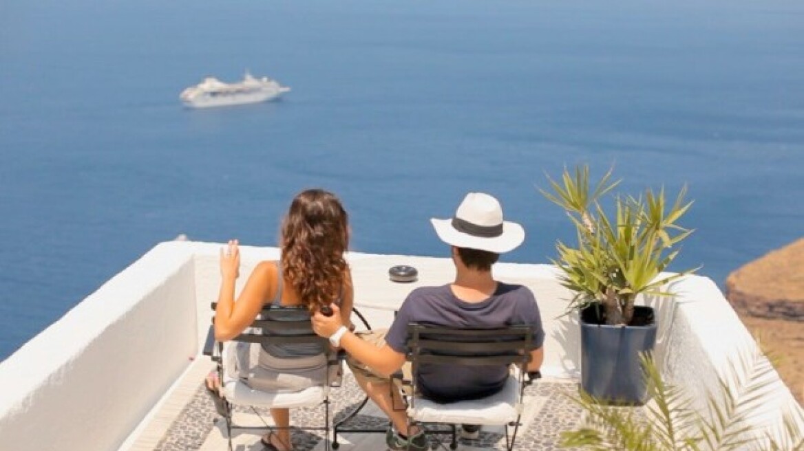 Περισσότεροι τουρίστες αλλά λιγότερα έσοδα στην Ελλάδα το 2016
