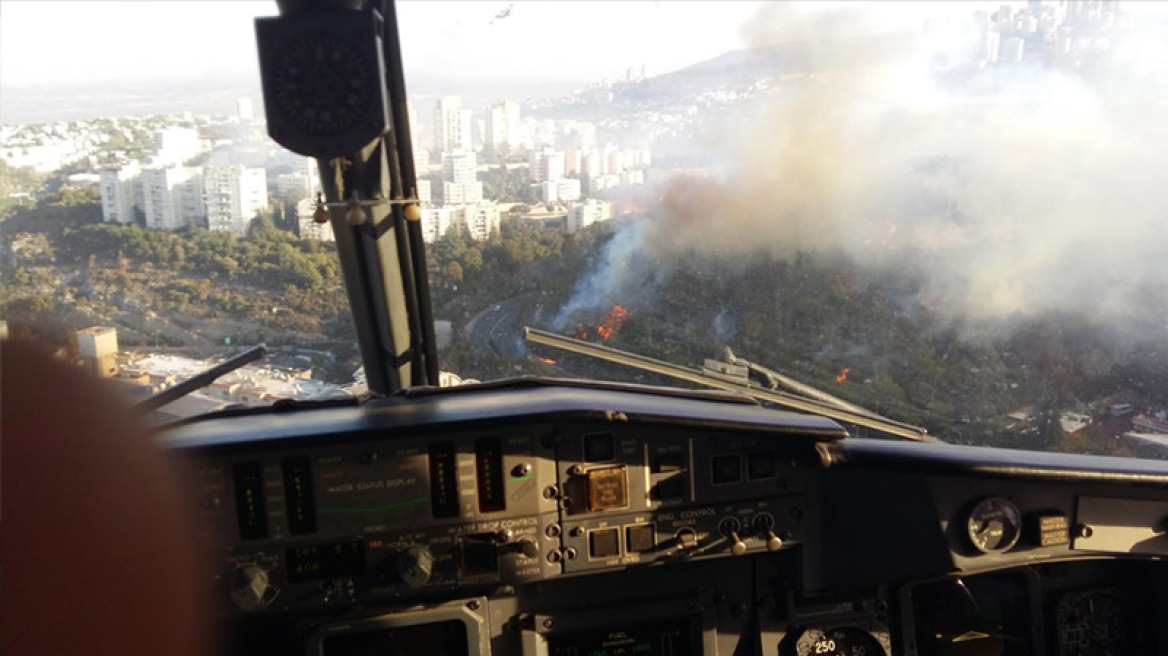 Φωτογραφίες: Τα ελληνικά «Καναντέρ» στη μάχη με τις φλόγες στο Ισραήλ 