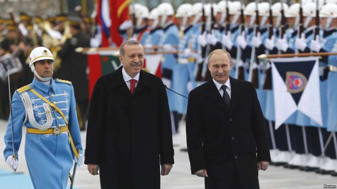 Κρεμλίνο: «Μάχη κατά της τρομοκρατίας» η εισβολή της Τουρκίας στη Συρία