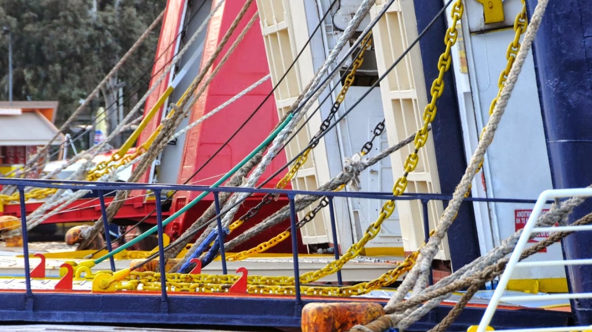 Δένουν στα λιμάνια τα πλοία: Νέα 24ωρη παναυτεργατική απεργία στις 8 Δεκεμβρίου