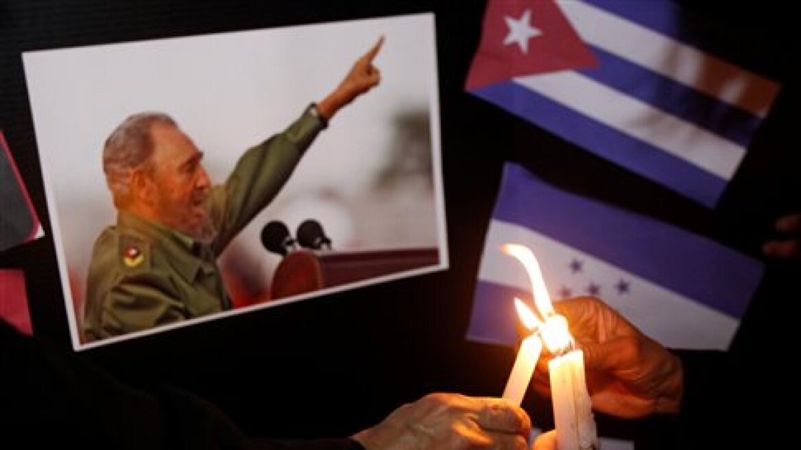 Φιντέλ Κάστρο: Καθολικό πένθος στην Κούβα, αμφιλεγόμενες αντιδράσεις στον κόσμο