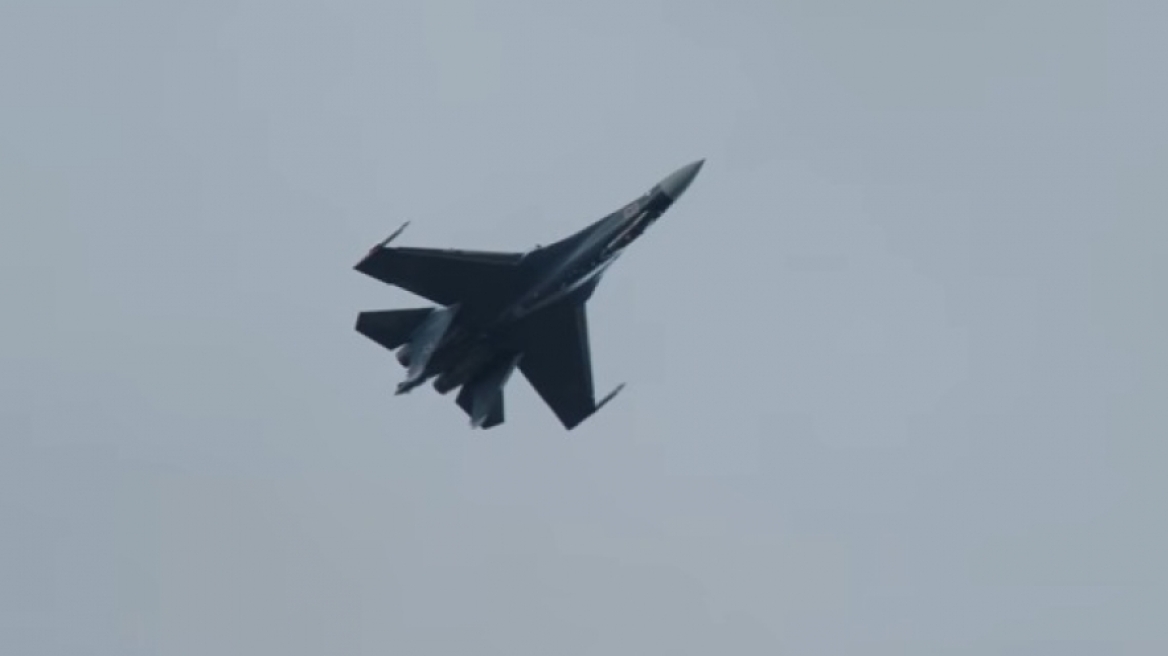Το ρωσικό Su-35S σε δράση - Απίστευτες μανούβρες στον αέρα!
