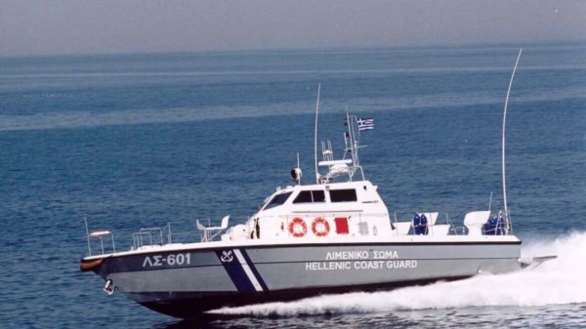 Aκυβέρνητο φορτηγό σκάφος, ξένης σημαίας, νότια της Κρήτης