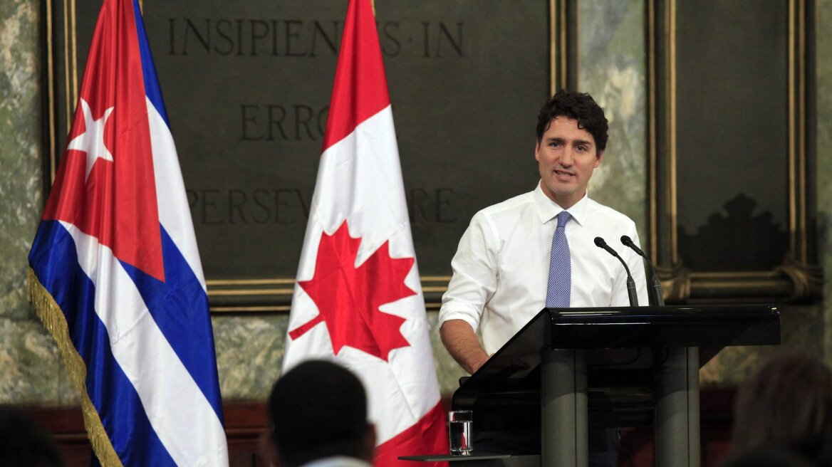 Σάλος για τον θερμό αποχαιρετισμό του πρωθυπουργού του Καναδά στον Φιντέλ Κάστρο
