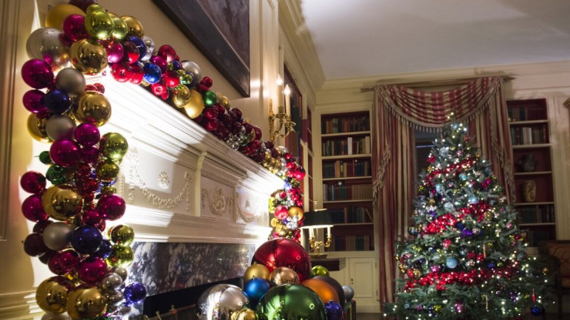 Με... 63 δέντρα και 65.000 στολίδια τα τελευταία Χριστούγεννα των Ομπάμα στον Λευκό Οίκο