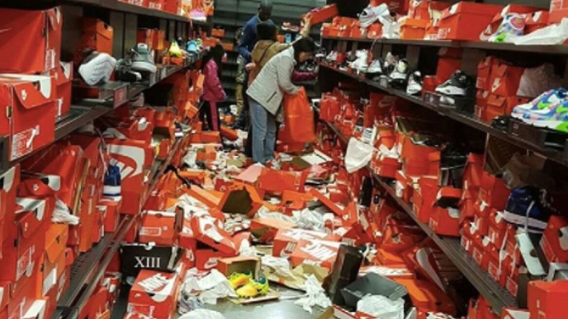 Το Nike Store που διαλύθηκε μετά τη Black Friday (vid & pics)