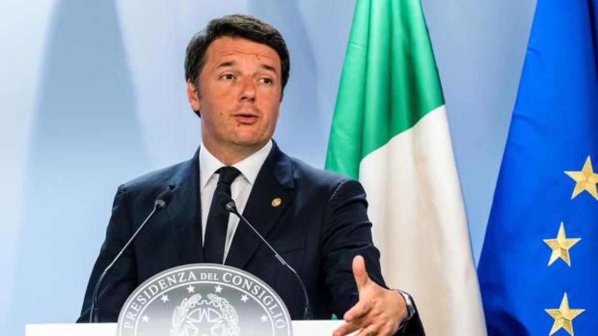 Ρέντσι εναντίον Ντάισελμπλουμ: Δεν έχει επίγνωση του τι συμβαίνει στην Ιταλία