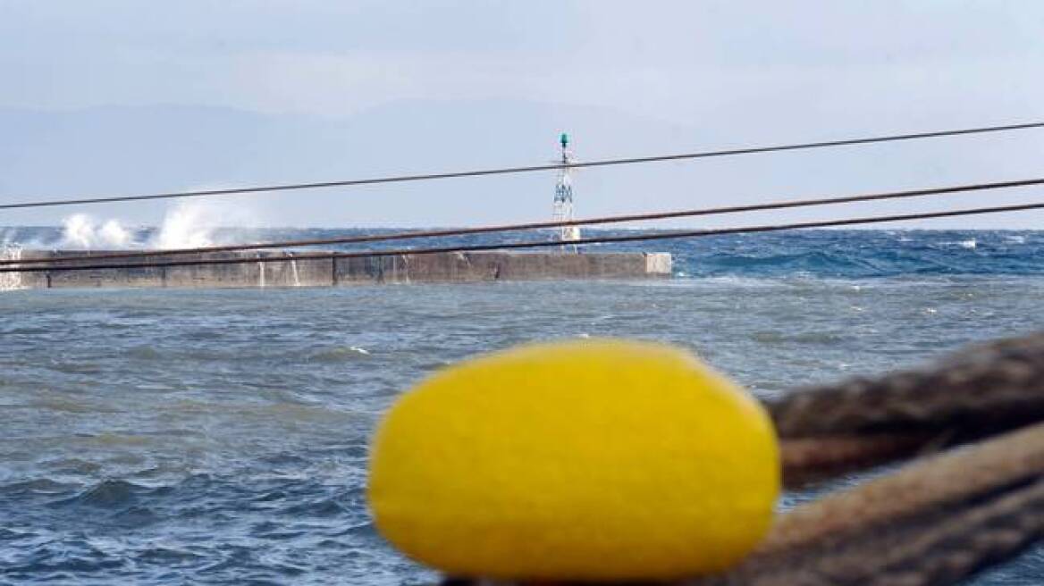 Δεμένα τα πλοία σε Ραφήνα, Λαύριο - Κλειστό το Ρίο Αντίρριο