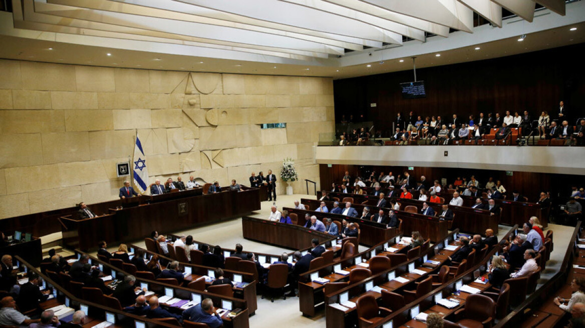 Ισραήλ: Η Βουλή απαγορεύει τις μίνι φούστες!