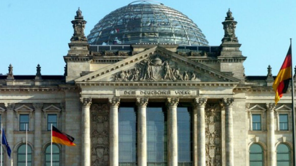 Βερολίνο: Στο Eurogroup της Δευτέρας η πρόταση του ESM για το ελληνικό χρέος
