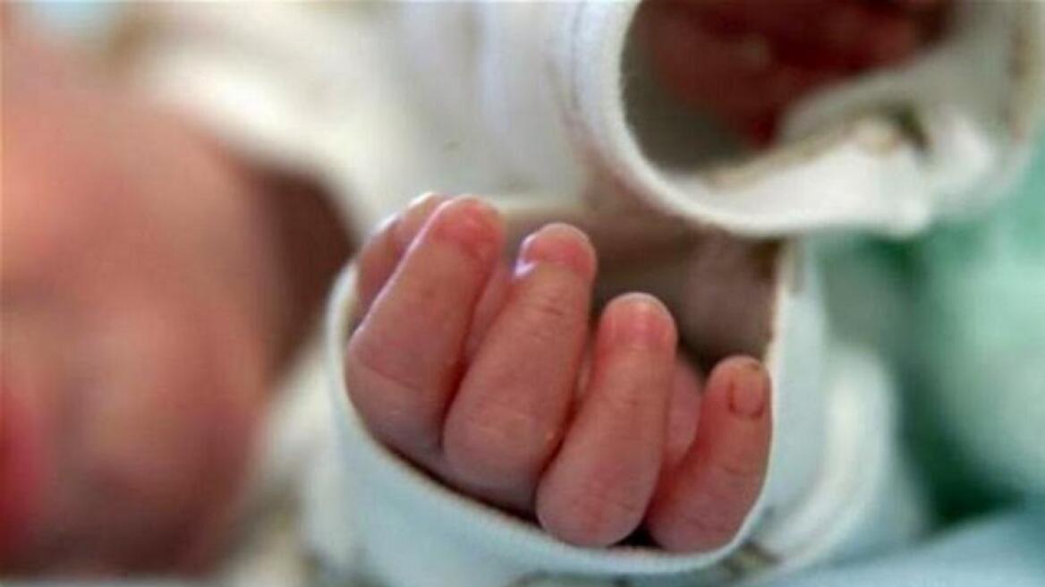 Κατερίνη: «Πούλησαν» νεογέννητο έναντι 8.000 ευρώ σε άτεκνο ζευγάρι	