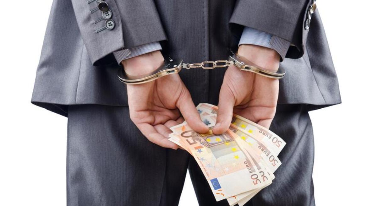 Δικηγόρος έφτιαξε πλαστή διαθήκη για να «φάει» κληρονομιά 1,1 εκατ. ευρώ