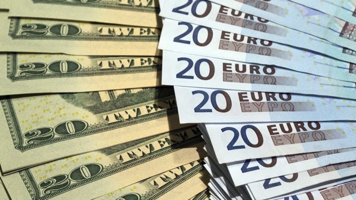 Euro hits 20-month low against US dollar after Italy referendum