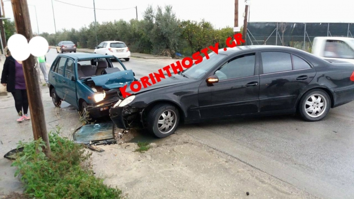 Tροχαίο με δύο τραυματίες στην Κορινθία - Στο ένα αυτοκίνητο επέβαινε ο Ρένος Χαραλαμπίδης