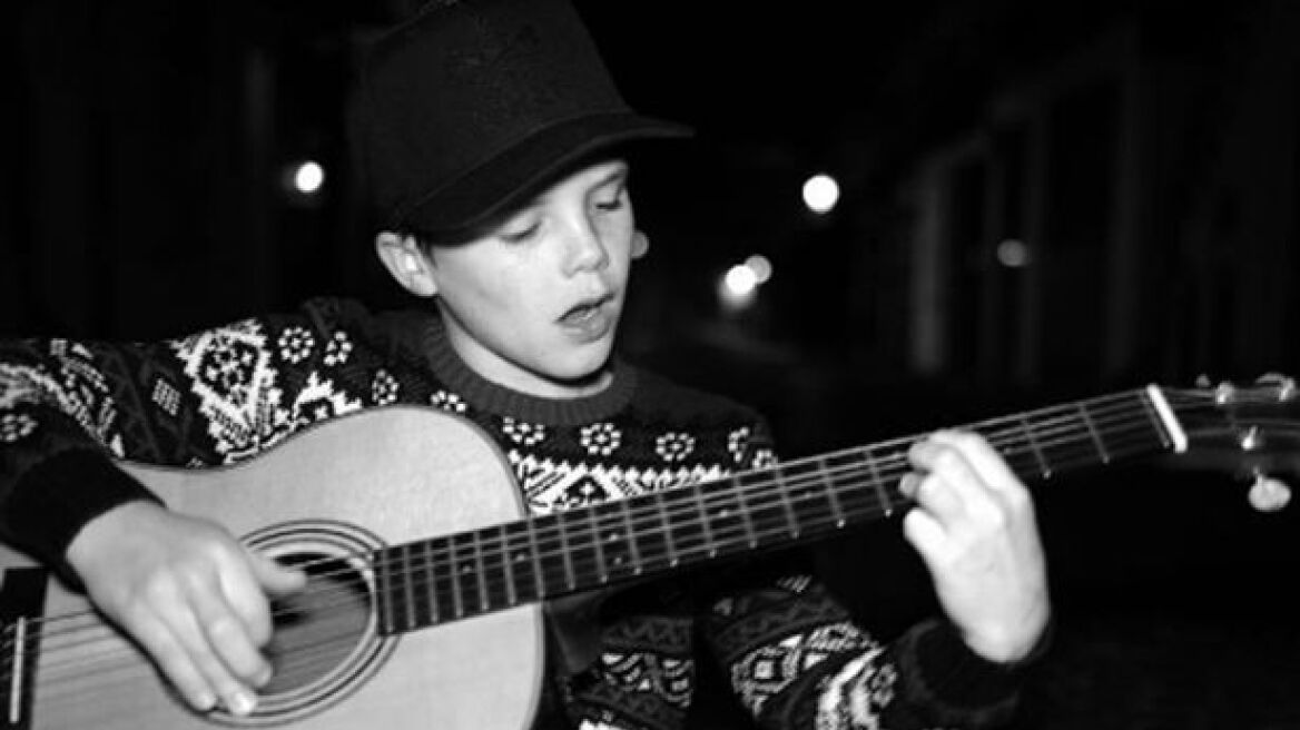 Κρουζ Μπέκαμ: Ο 11χρονος γιος των Μπέκαμ  έκανε το μουσικό του ντεμπούτο