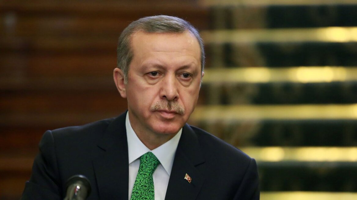 Τουρκία: Ο Ερντογάν μετέτρεψε όλη την περιουσία του σε τουρκικές λίρες
