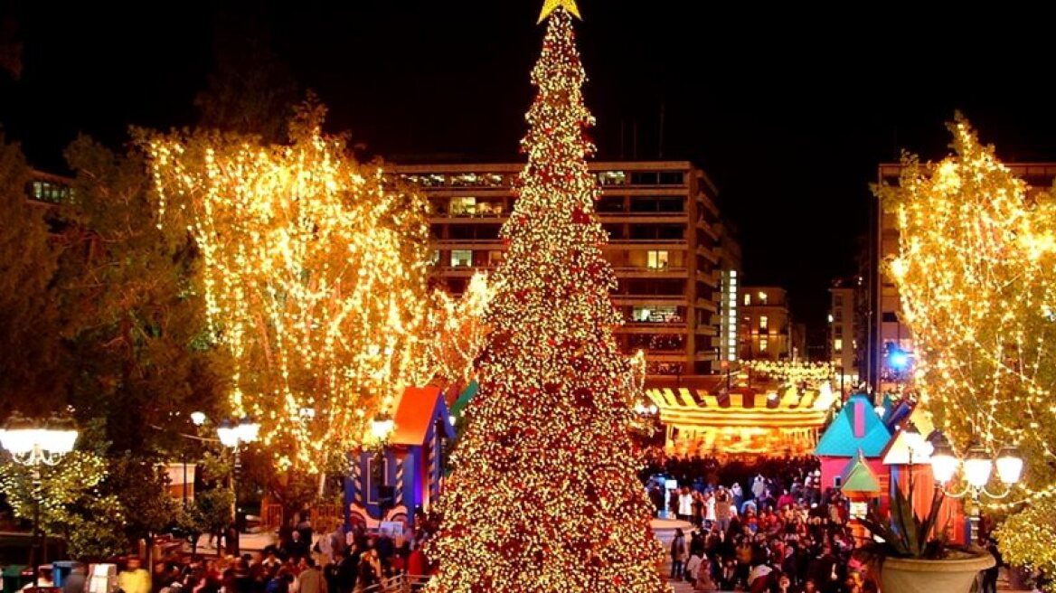 Σε χριστουγεννιάτικο mood η Αθήνα - Το απόγευμα η επίσημη φωταγώγηση 