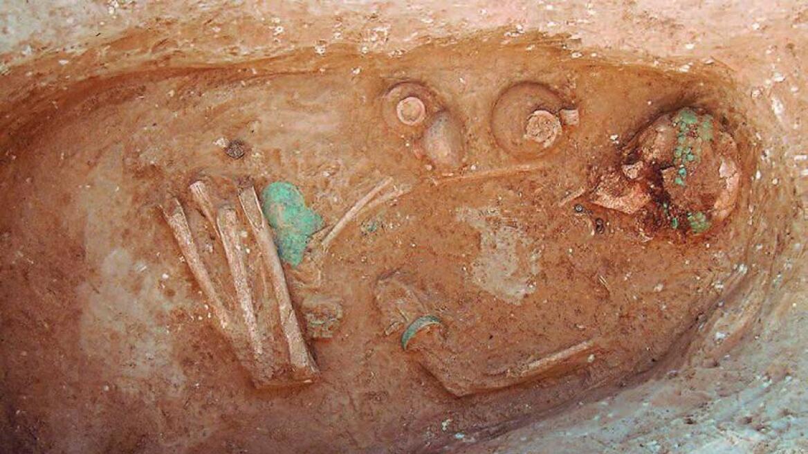 Rare late bronze age crown found in Pieria (photo)