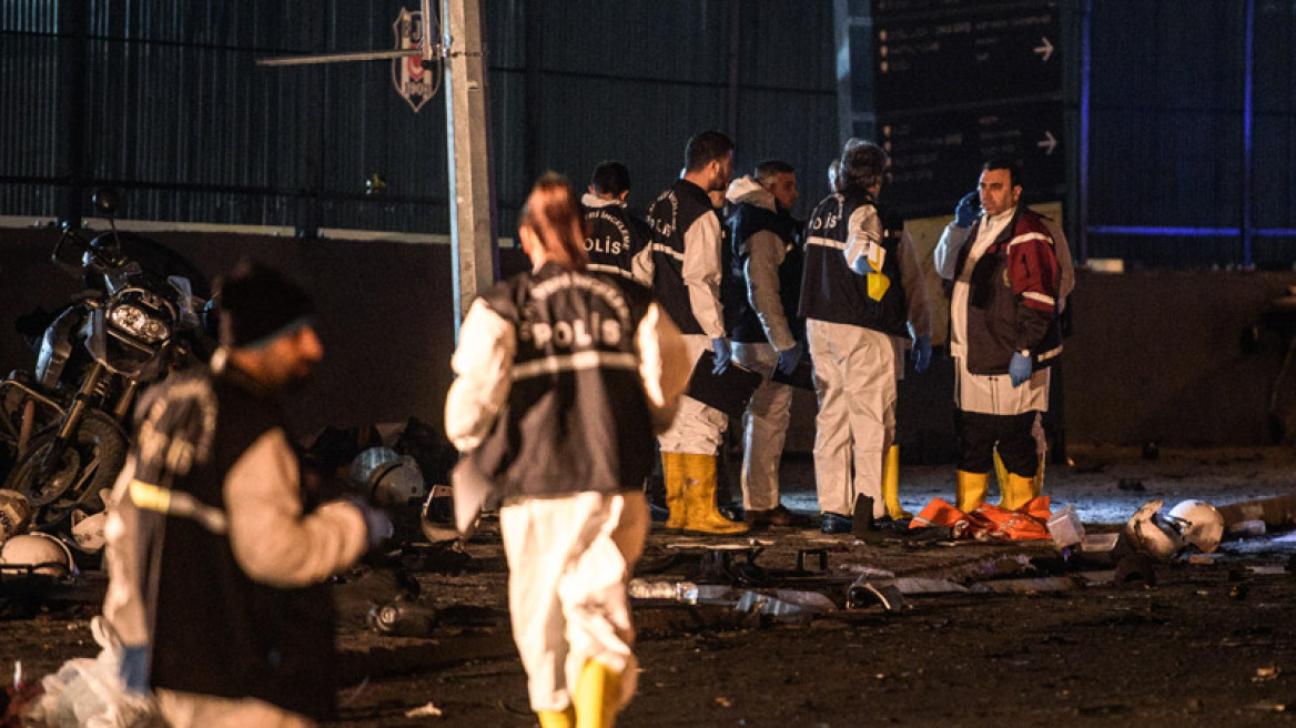 Μακελειό από παγιδευμένο όχημα και βομβιστή αυτοκτονίας στην Πόλη: 30 αστυνομικοί και 7 πολίτες νεκροί
