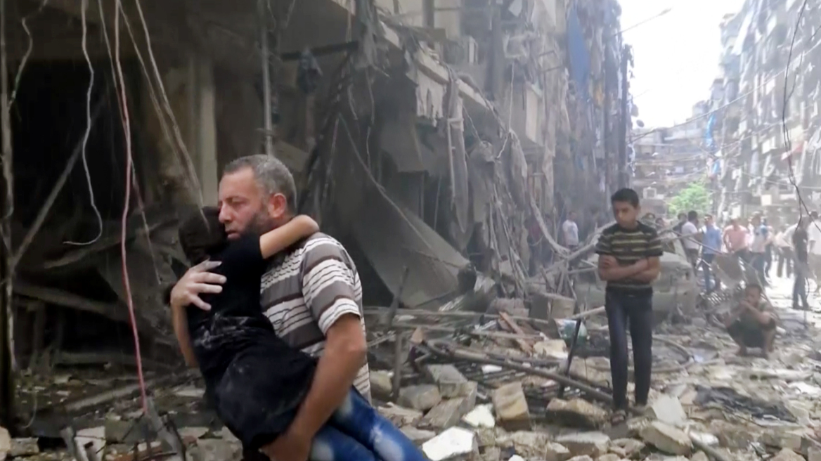 «Βομβαρδισμοί πρωτοφανούς έντασης» από τον στρατό του Άσαντ στο Χαλέπι
