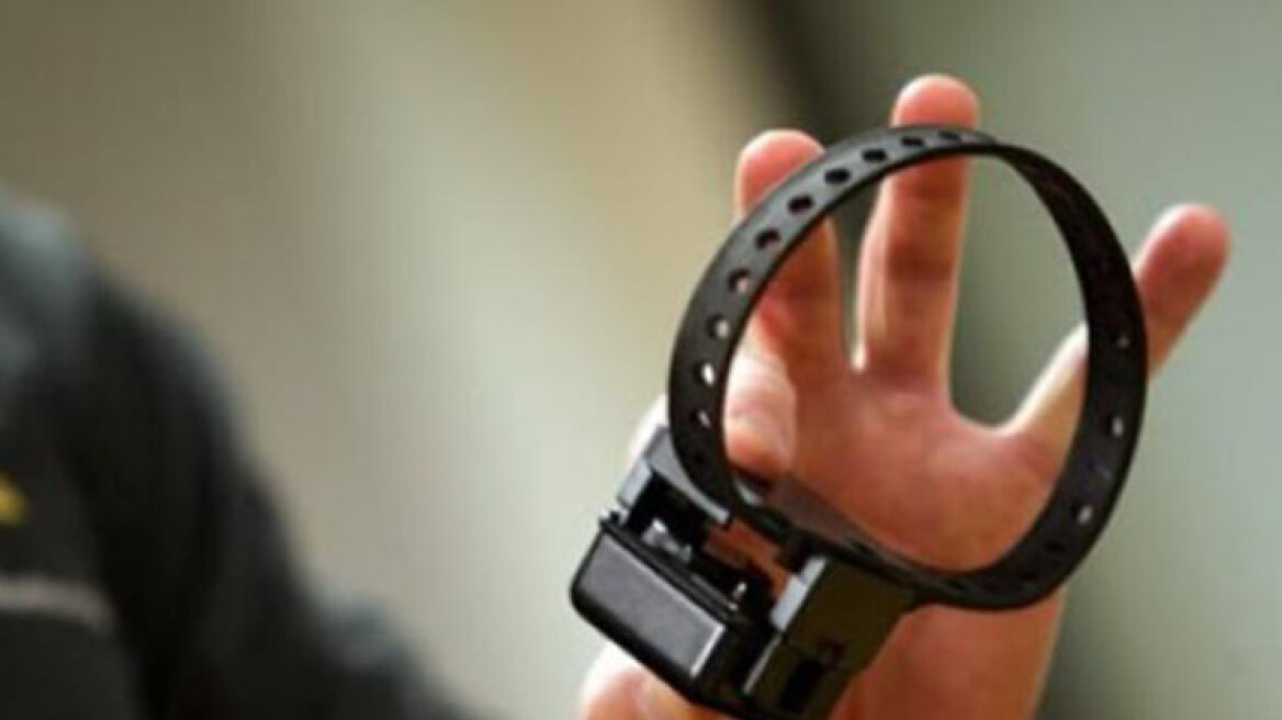 Συνελήφθη η 43χρονη που είχε αποδράσει «σπάζοντας» το βραχιολάκι