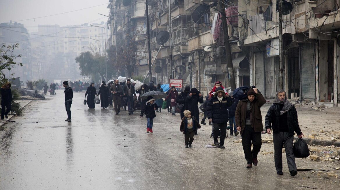 Συρία: Συμφωνία για την ασφαλή μεταφορά ανταρτών και αμάχων από το Χαλέπι στην Ιντλίμπ