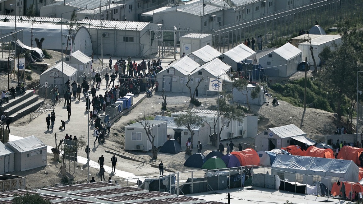 Διεθνής Αμνηστία προς ΕΕ: Άμεση μεταφορά των προσφύγων από τα νησιά στην ηπειρωτική Ελλάδα