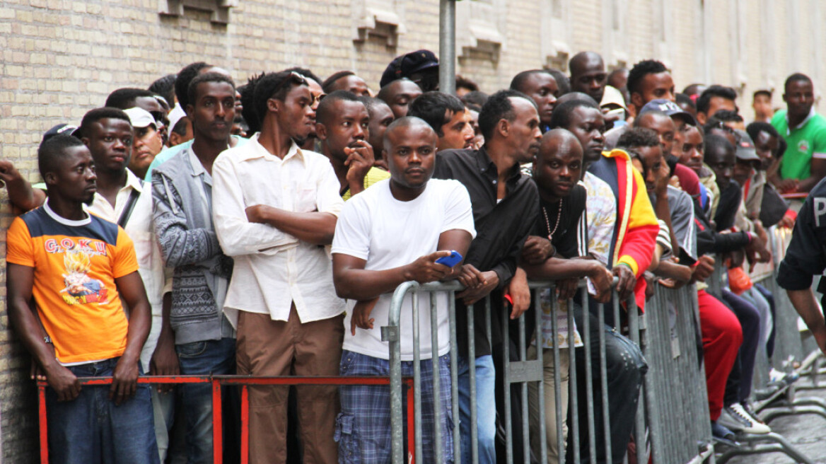 Ιταλία: Μετανάστες έπιασαν ομήρους εργαζόμενους σε κέντρο φιλοξενίας και απειλούσαν να τους σκοτώσουν