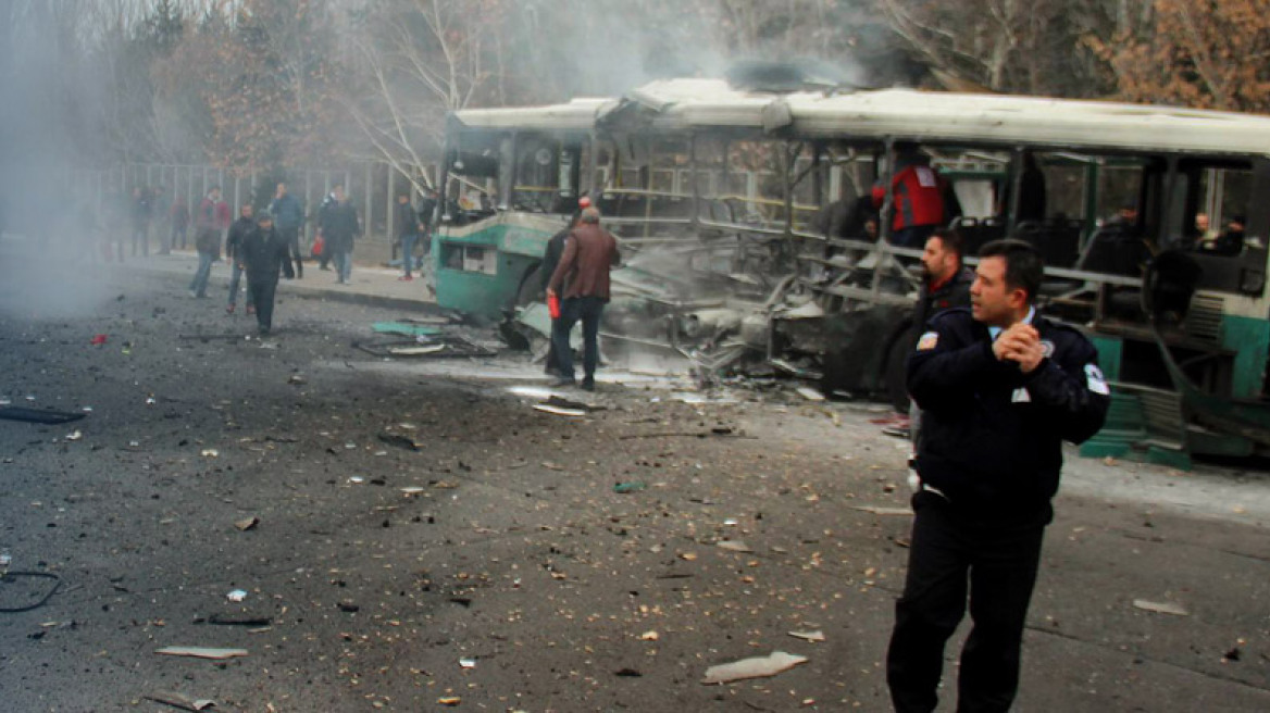 Τουρκία: Έκρηξη σε λεωφορείο έξω από πανεπιστήμιο - 13 οι νεκροί 