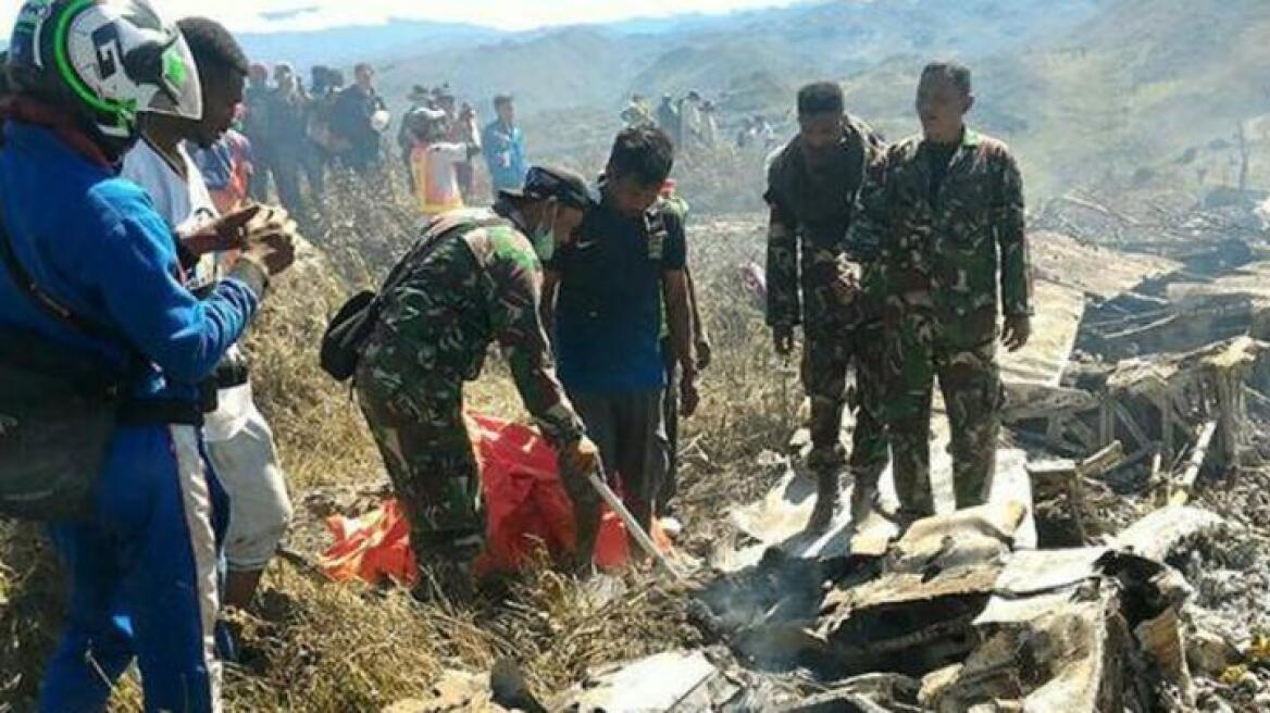 Ινδονησία: 13 νεκροί από συντριβή φορτηγού αεροσκάφους