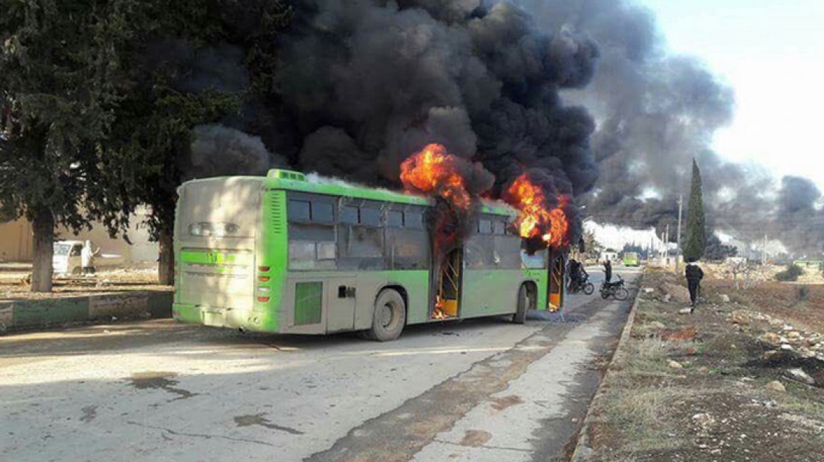 Κίνδυνος για την εκεχειρία στο Χαλέπι: Αντάρτες πυρπόλησαν λεωφορεία 