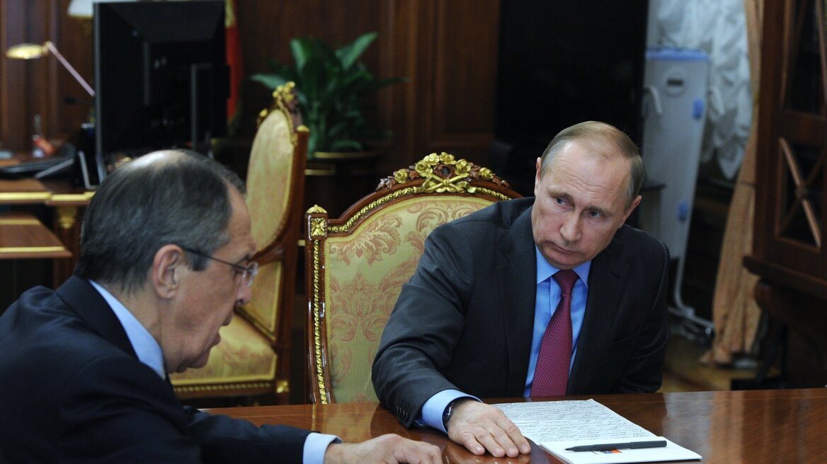 Έκτακτη σύσκεψη Πούτιν-Λαβρόφ μετά τη δολοφονία του πρέσβη στην Άγκυρα