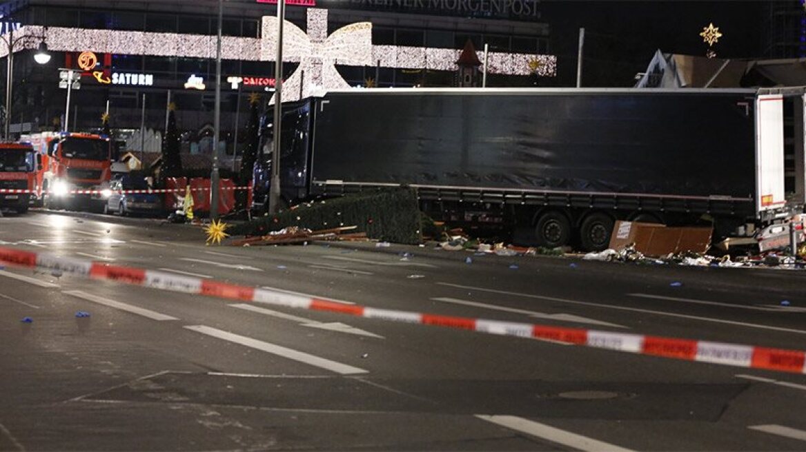 12 dead in Berlin terrorist attack (photos-video)