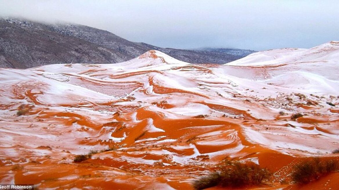 Snow on the Sahara desert! (PHOTOS)
